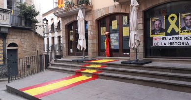 La CUP considera que la via judicial encetada per l’Aj. contra els presumptes autors de l’acció a la seu d’ERC no és encertada ni proporcional La CUP considera que la via judicial encetada per l’Aj. contra els presumptes autors de l’acció a la seu d’ERC no és encertada ni proporcional