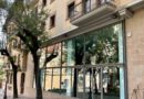 Talen vuit freixes de la vorera del Teatre Comarcal amb risc de caiguda