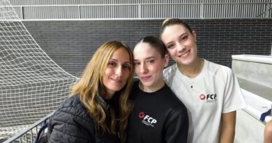 Núria Navarro, del Solsona Patí Club, puja al tercer lloc del podi al Trofeu Nacional de patinatge de Castella i Lleó Núria Navarro, del Solsona Patí Club, puja al tercer lloc del podi al Trofeu Nacional de patinatge de Castella i Lleó