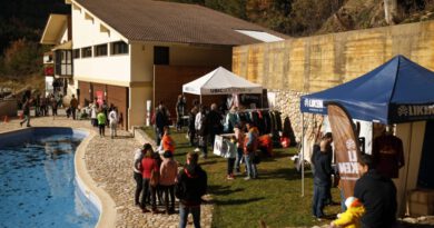 La Coma i la Pedra dona el tret de sortida a la temporada d’esquí amb la celebració de la 8a Fira de la Neu i la Muntanya La Coma i la Pedra dona el tret de sortida a la temporada d’esquí amb la celebració de la 8a Fira de la Neu i la Muntanya