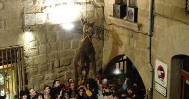 Canvis destacats en els actes centrals del Carnaval: la penjada del ruc, els ballets i la proclamació del Matarruc d’honor, després de sopar Canvis destacats en els actes centrals del Carnaval: la penjada del ruc, els ballets i la proclamació del Matarruc d’honor, després de sopar