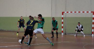 Cardona acull dissabte a la tarda la Supercopa Comarcal del Solsonès, que dona el tret de sortida a la Lliga de Futbol Sala Cardona acull dissabte a la tarda la Supercopa Comarcal del Solsonès, que dona el tret de sortida a la Lliga de Futbol Sala