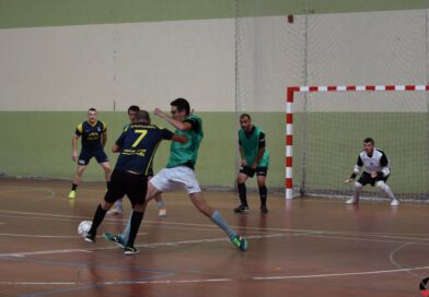 Cardona acull dissabte a la tarda la Supercopa Comarcal del Solsonès, que dona el tret de sortida a la Lliga de Futbol Sala Cardona acull dissabte a la tarda la Supercopa Comarcal del Solsonès, que dona el tret de sortida a la Lliga de Futbol Sala