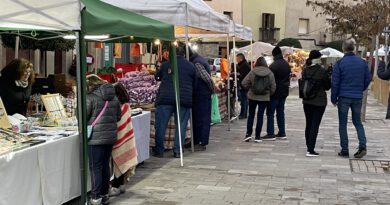 Torà celebra aquest dissabte la tercera edició de la Fira de Nadal Torà celebra aquest dissabte la tercera edició de la Fira de Nadal