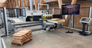 El Hub Forestal d’Olius experimenta amb espècies autòctones d’arbres per fabricar panells de fusta contralaminada híbrids El Hub Forestal d’Olius experimenta amb espècies autòctones d’arbres per fabricar panells de fusta contralaminada híbrids