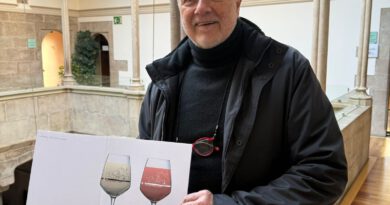 El Castellvell és el protagonista de les copes de la Fira del Trumfo i la Tòfona, dissenyades enguany per Jaume Cuadrench