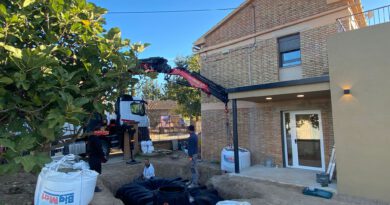 L’Ajuntament de Riner instal·la dos dipòsits subterranis per reaprofitar les aigües pluvials de l’escola i el local social de Freixinet