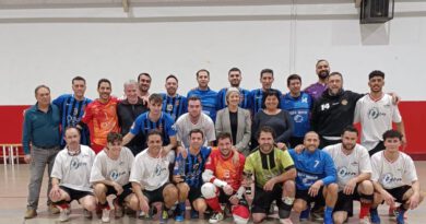 L’Olius-Atlètic Pi culmina una temporada excepcional amb victòria a la Supercopa Comarcal i aconsegueix el triplet L’Olius-Atlètic Pi culmina una temporada excepcional amb victòria a la Supercopa Comarcal i aconsegueix el triplet
