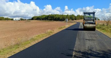 La Diputació de Lleida millora el ferm de la carretera de Cirera, a Lladurs La Diputació de Lleida millora el ferm de la carretera de Cirera, a Lladurs