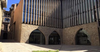 La biblioteca tanca el projecte sobre la protecció de dades personals a internet amb un club de lectura La biblioteca tanca el projecte sobre la protecció de dades personals a internet amb un club de lectura