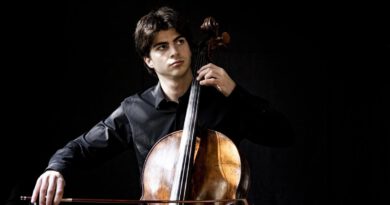 El violoncel·lista solsoní Gerard Flotats actua a Jezz Club aquest dissabte