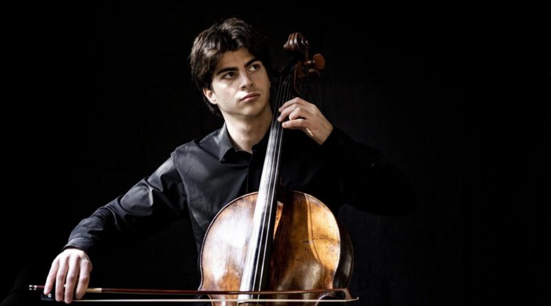 El violoncel·lista solsoní Gerard Flotats actua a Jezz Club aquest dissabte